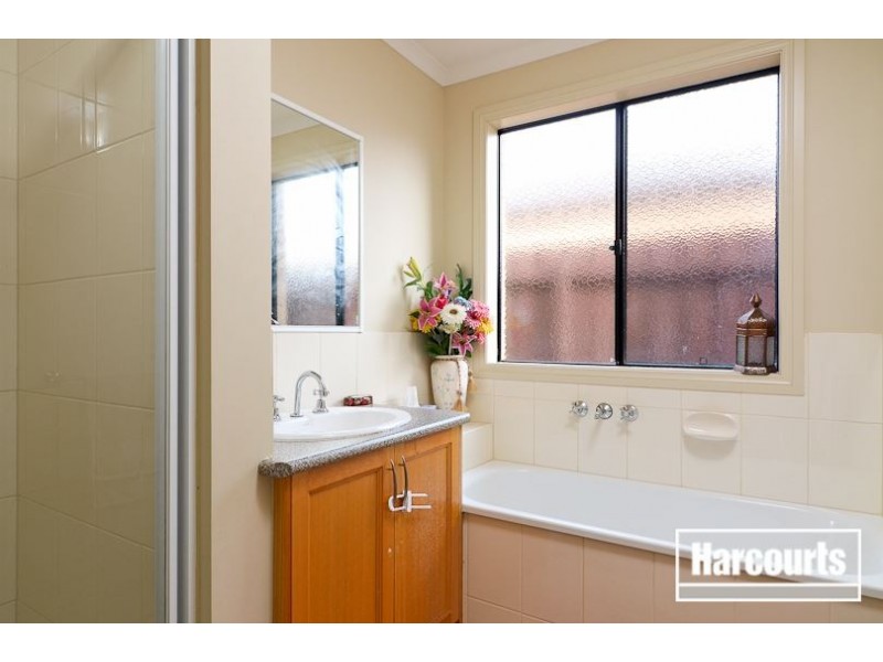 8 Omega Crescent, Carrum Downs VIC 3201