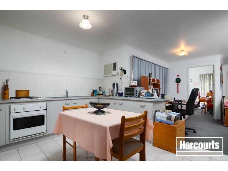 25 Cirai Crescent, Cranbourne West VIC 3977