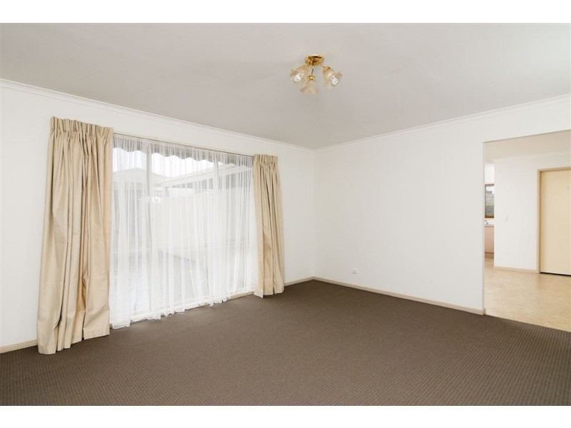 44 Carrington Crescent, Carrum Downs VIC 3201