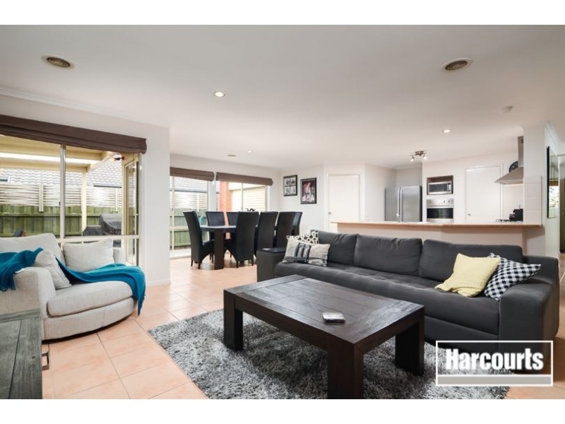 8 Victory Way, Carrum Downs VIC 3201