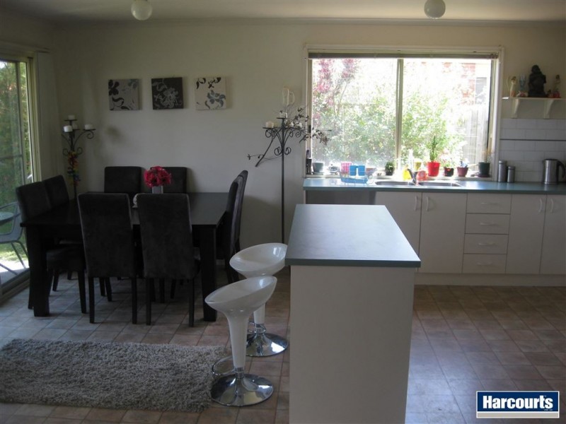 87 Greenwood Drive, Carrum Downs VIC 3201