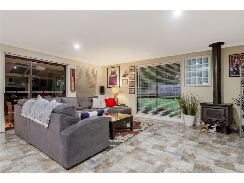 10 Luscombe Avenue, Carrum Downs VIC 3201