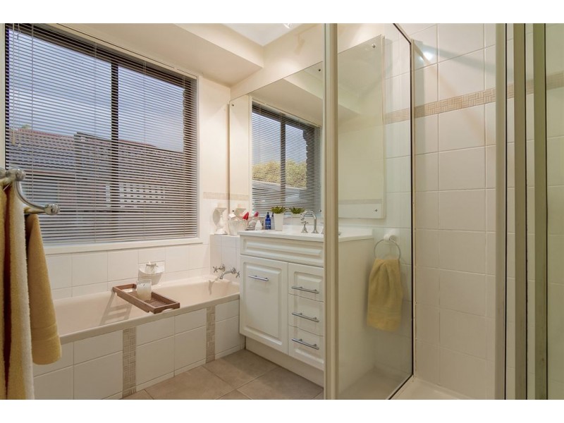 10 Luscombe Avenue, Carrum Downs VIC 3201