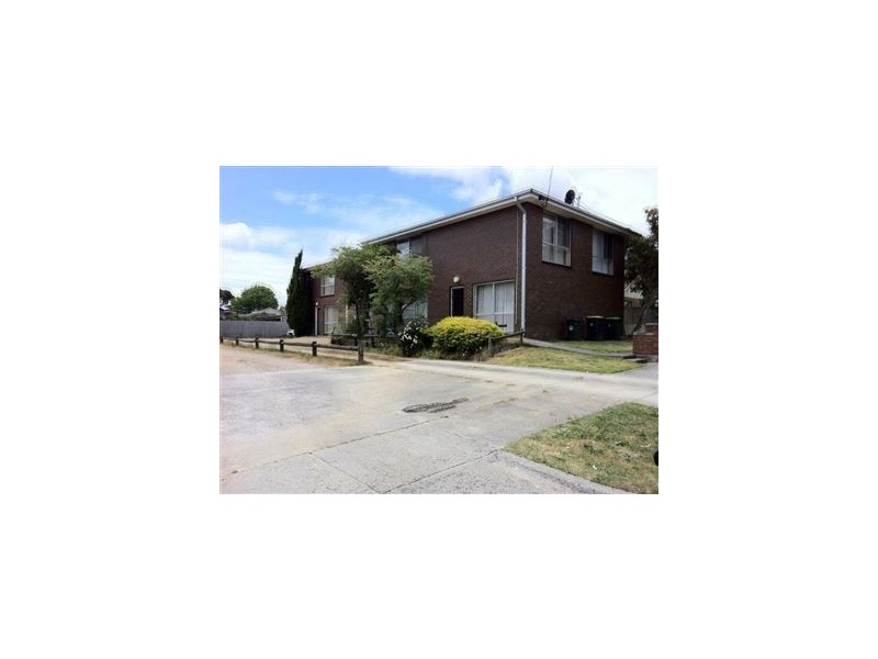 2/15 Bradshaw Street, Frankston VIC 3199