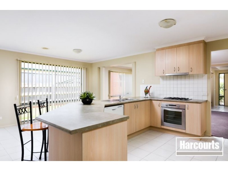 4 Mingay Place, Cranbourne West VIC 3977