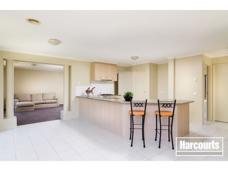 4 Mingay Place, Cranbourne West VIC 3977