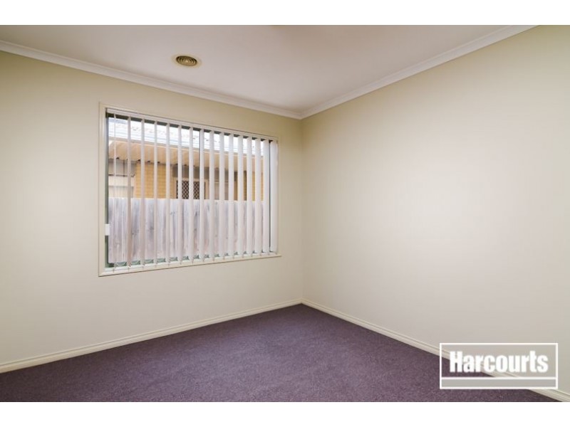 4 Mingay Place, Cranbourne West VIC 3977