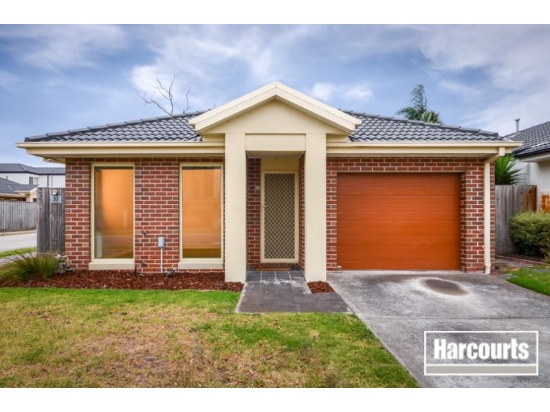 30 Lats Avenue, Carrum Downs VIC 3201