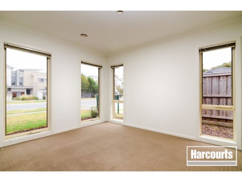 30 Lats Avenue, Carrum Downs VIC 3201