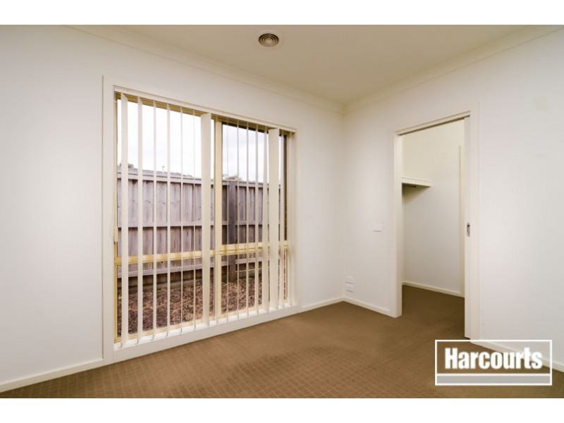 30 Lats Avenue, Carrum Downs VIC 3201