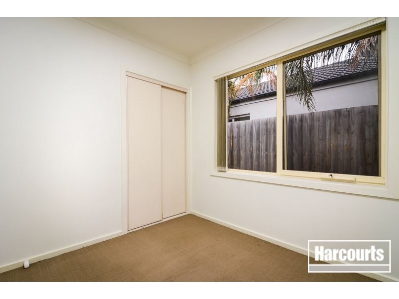 30 Lats Avenue, Carrum Downs VIC 3201