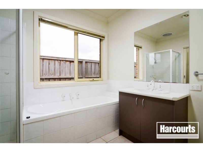 30 Lats Avenue, Carrum Downs VIC 3201