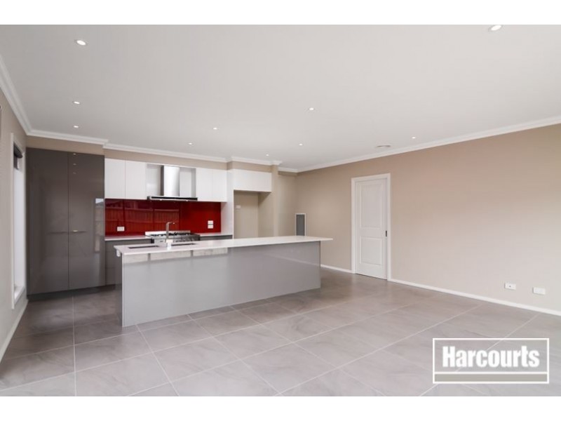 16 Beatham Way, Cranbourne West VIC 3977