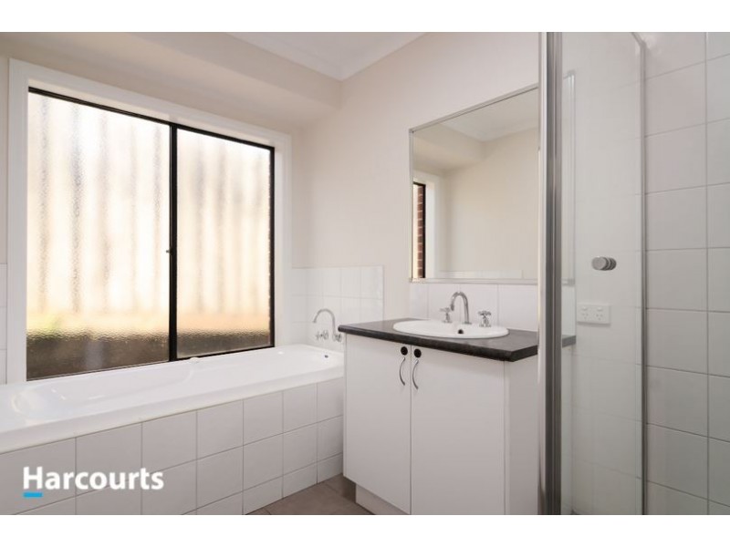 19 Emerald Rise, Skye VIC 3977