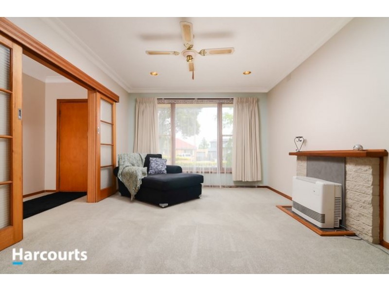 11 Gloria Avenue, Dandenong North VIC 3175