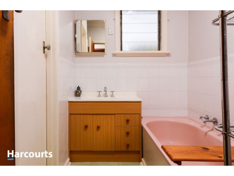 11 Gloria Avenue, Dandenong North VIC 3175