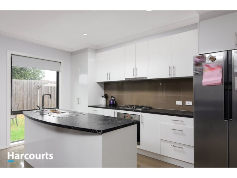 2/27 Jacaranda Drive, Carrum Downs VIC 3201