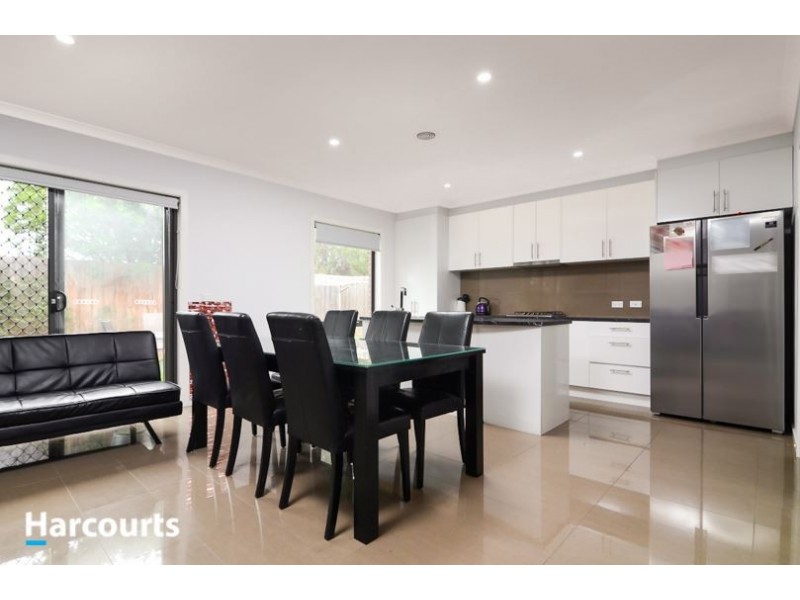 2/27 Jacaranda Drive, Carrum Downs VIC 3201