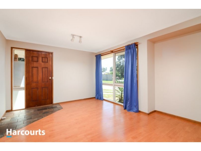 18 Kent Court, Cranbourne North VIC 3977