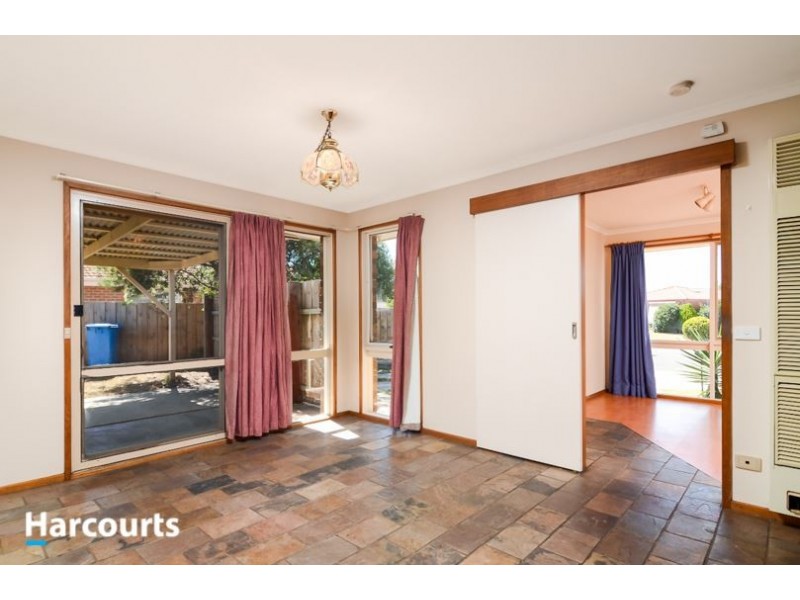 18 Kent Court, Cranbourne North VIC 3977