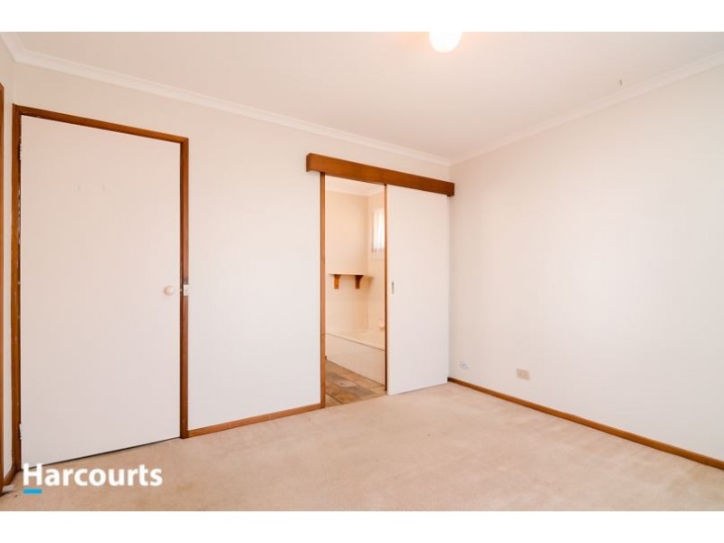 18 Kent Court, Cranbourne North VIC 3977