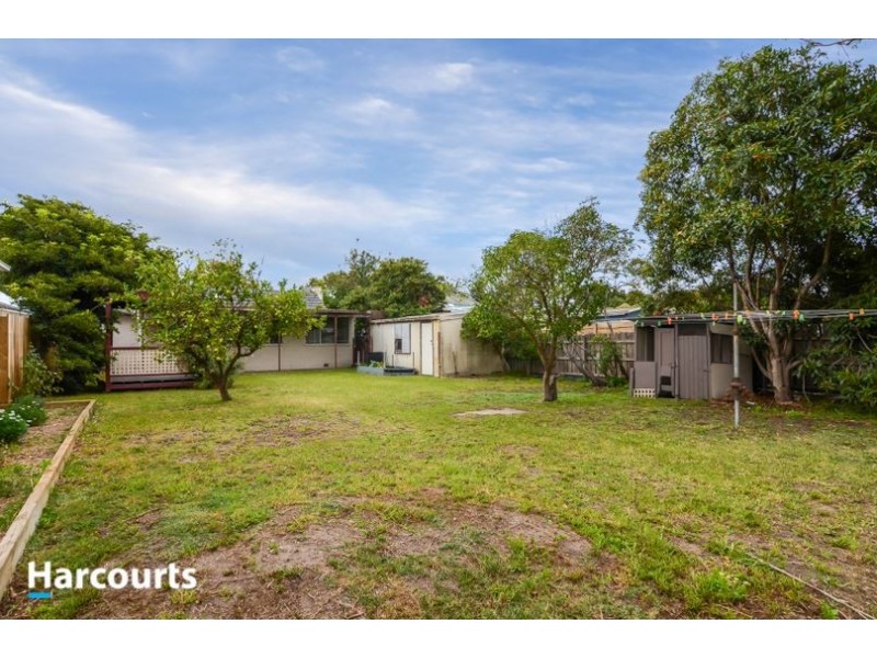 9 Robinsons Road, Seaford VIC 3198