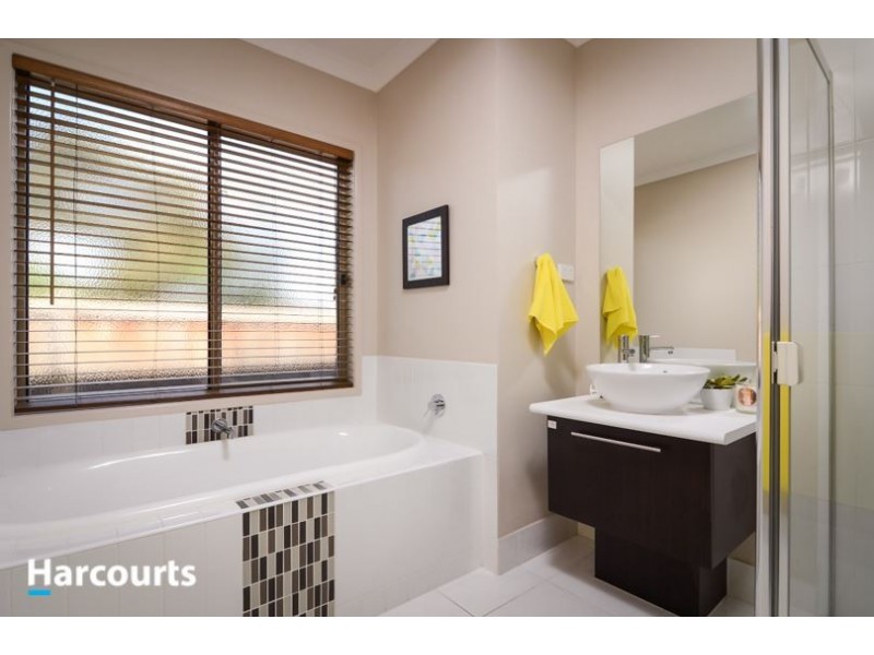 18 Bawden Street, Carrum Downs VIC 3201