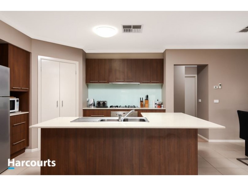 4 Coral Mews, Skye VIC 3977