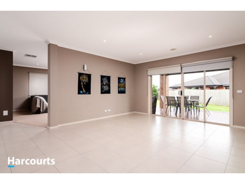 4 Coral Mews, Skye VIC 3977