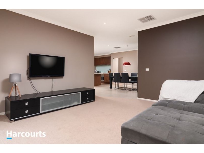 4 Coral Mews, Skye VIC 3977