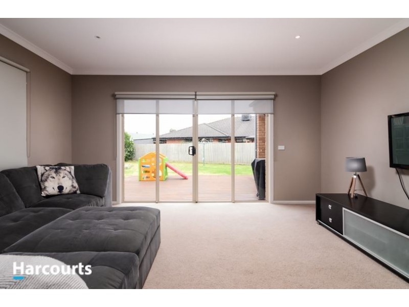4 Coral Mews, Skye VIC 3977