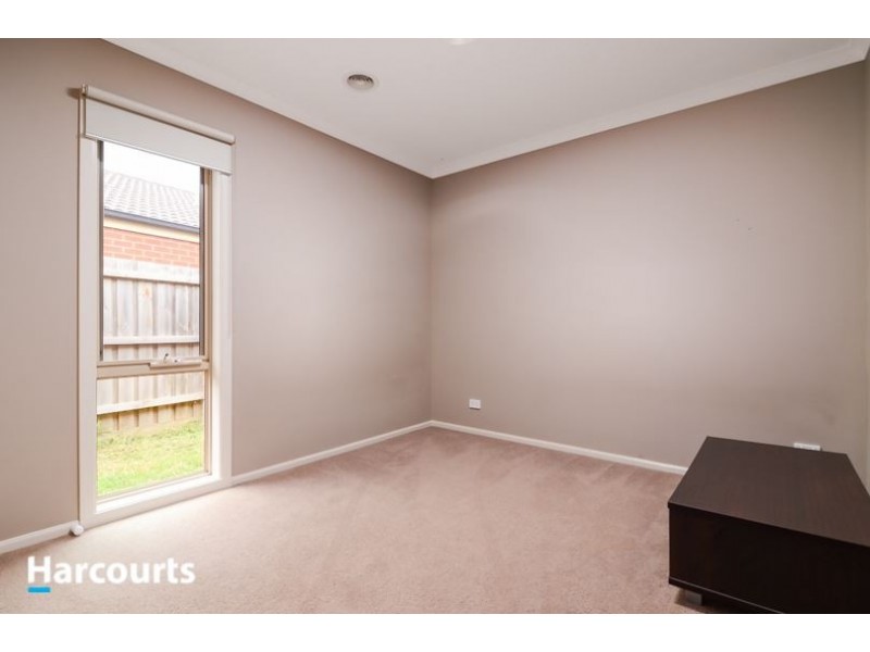 4 Coral Mews, Skye VIC 3977