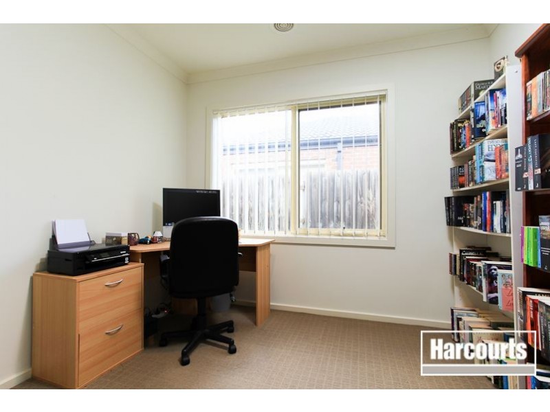 24 Lats Avenue, Carrum Downs VIC 3201