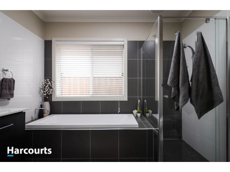 42 Warrego Circuit, Sandhurst VIC 3977