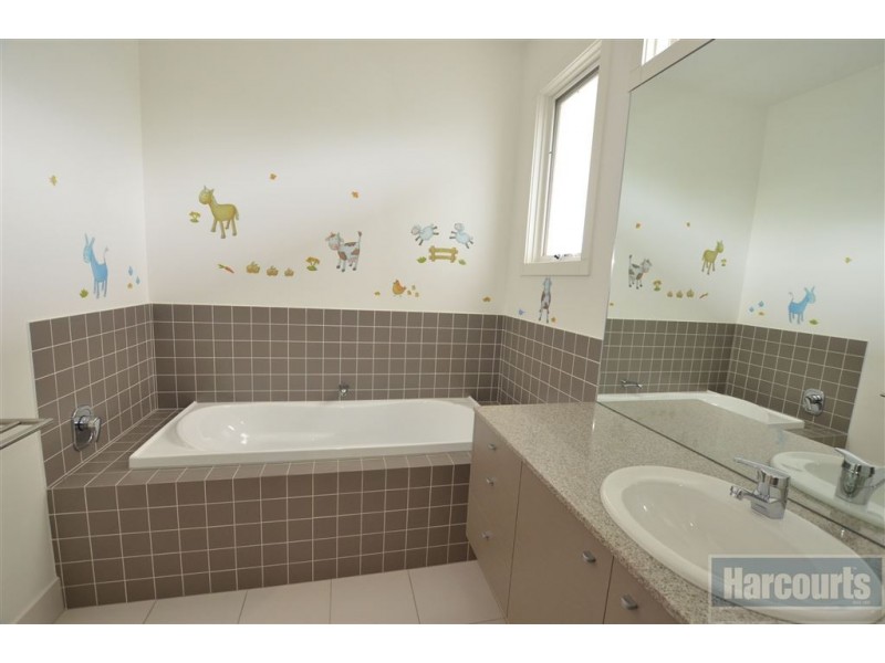 13 Leichhardt Court, Sandhurst VIC 3977