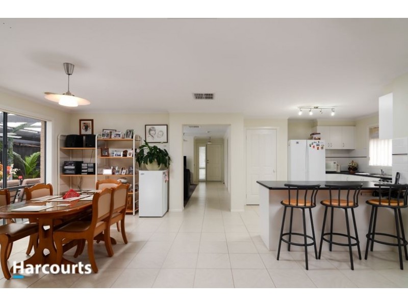 4 Ella Paige Place, Carrum Downs VIC 3201