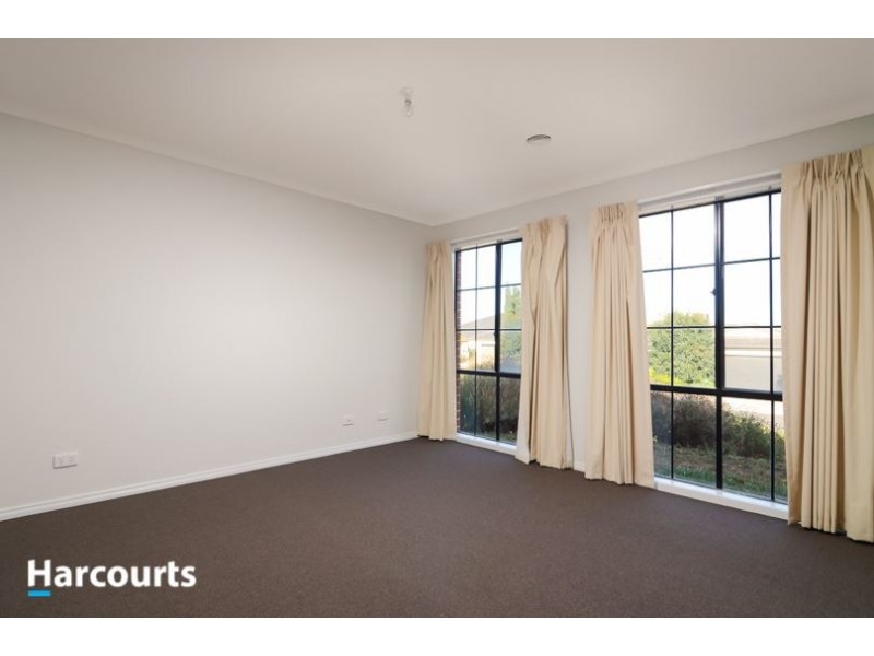 19 Emerald Rise, Skye VIC 3977