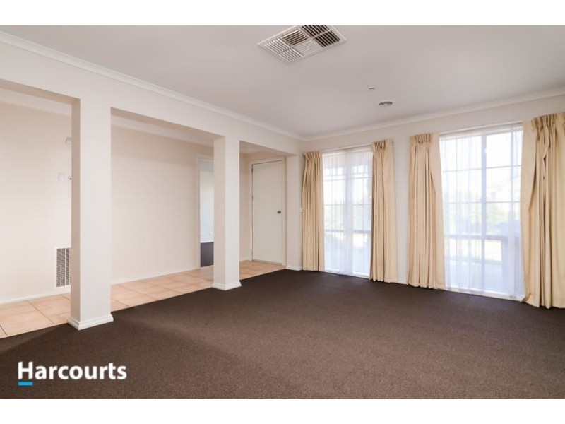 19 Emerald Rise, Skye VIC 3977