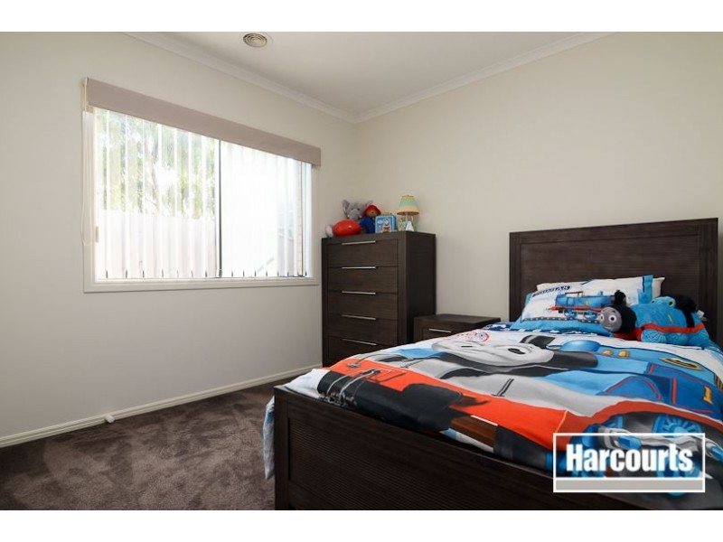 33 Pinewood Drive, Carrum Downs VIC 3201