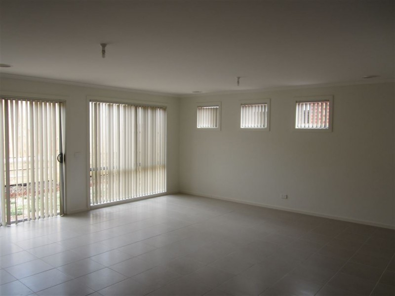 85 Diamond Parade, Skye VIC 3977