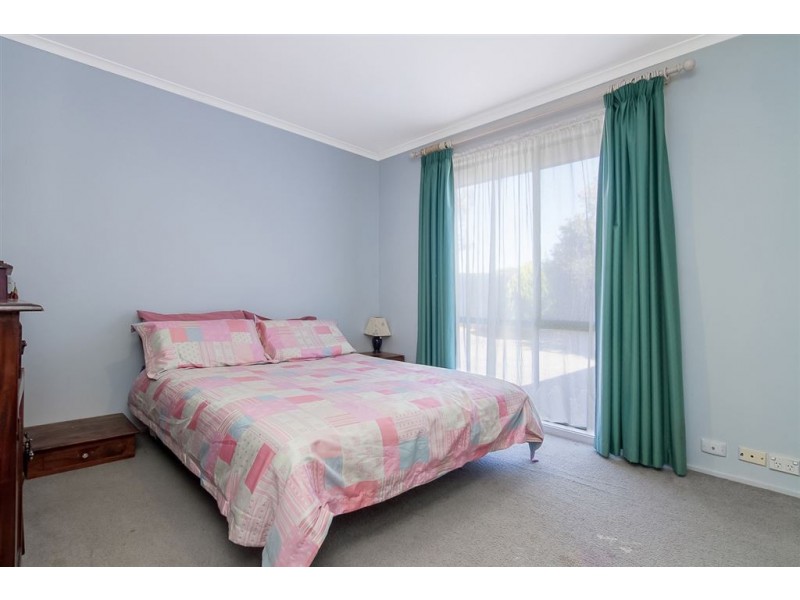 9 Pinewood Drive, Carrum Downs VIC 3201