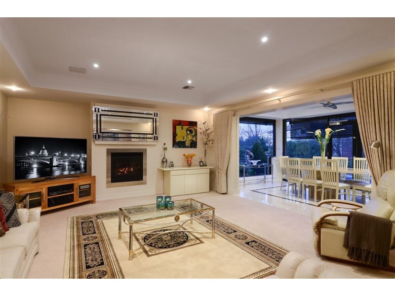 10 Kingsford Smith Court, Sandhurst VIC 3977