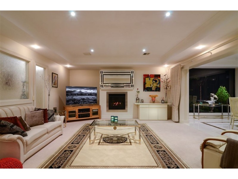 10 Kingsford Smith Court, Sandhurst VIC 3977