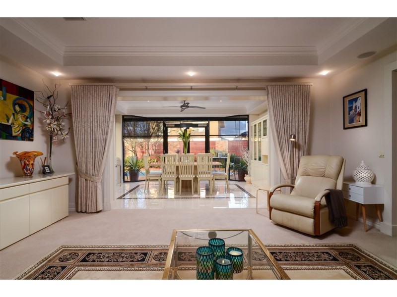 10 Kingsford Smith Court, Sandhurst VIC 3977