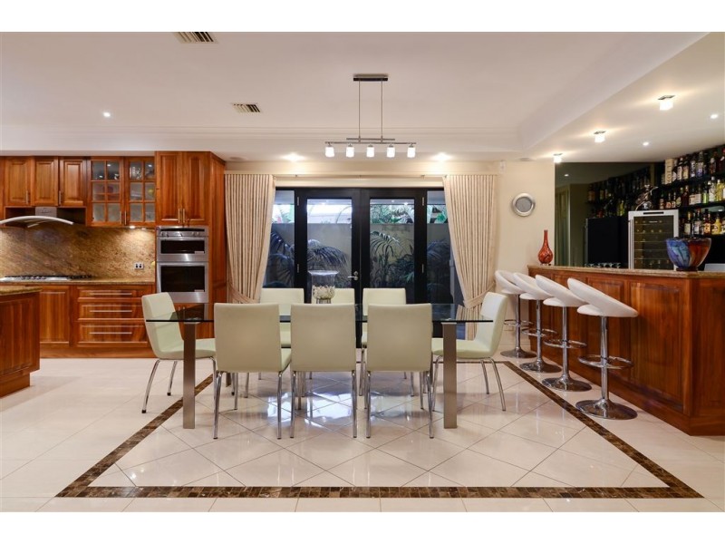 10 Kingsford Smith Court, Sandhurst VIC 3977