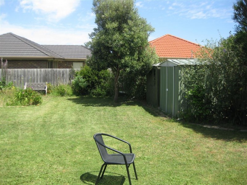 87 Greenwood Drive, Carrum Downs VIC 3201