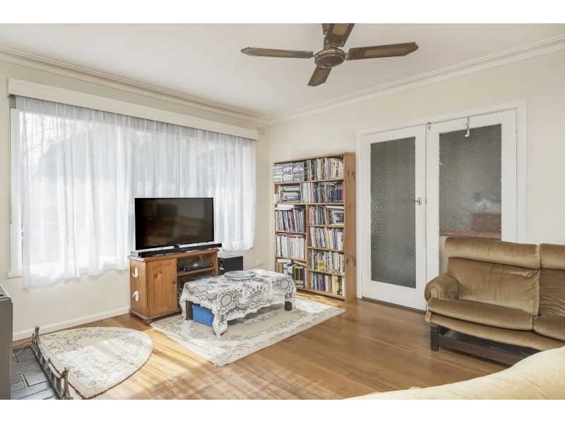 27 Glenelg Avenue, Frankston VIC 3199