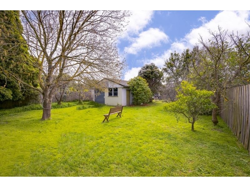 27 Glenelg Avenue, Frankston VIC 3199