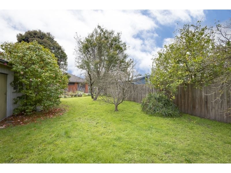 27 Glenelg Avenue, Frankston VIC 3199