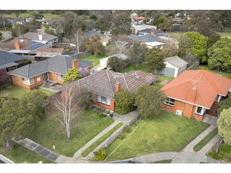27 Glenelg Avenue, Frankston VIC 3199